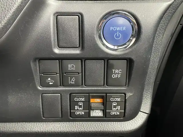 トヨタ ヴォクシー ハイブリッド ZS 煌Ⅲ 埼玉県 2020(令2)年 7万km ブラック 純正１０インチナビ　フリップダウンモニター　バックカメラ　ビルトインＥＴＣ　セーフティセンス　クルーズコントロール　シートヒーター　純正アルミホイール　スマートキー　オートハイビーム　ＬＥＤライト