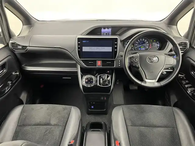 トヨタ ヴォクシー ハイブリッド ZS 煌Ⅲ 埼玉県 2020(令2)年 7万km ブラック 純正１０インチナビ　フリップダウンモニター　バックカメラ　ビルトインＥＴＣ　セーフティセンス　クルーズコントロール　シートヒーター　純正アルミホイール　スマートキー　オートハイビーム　ＬＥＤライト