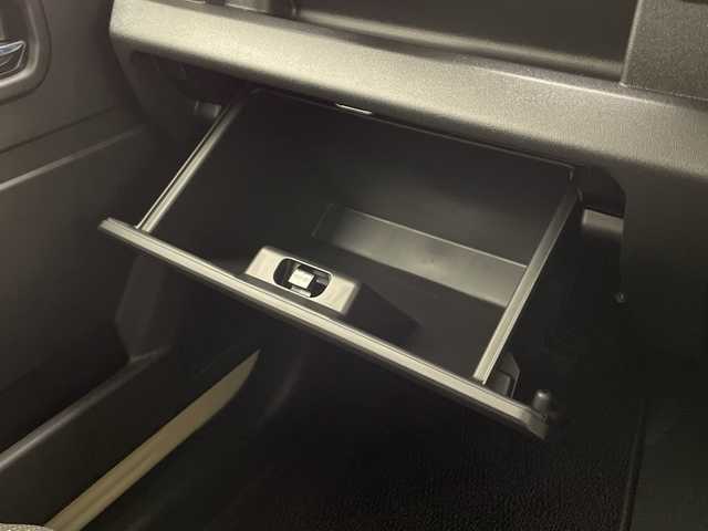 スズキ ジムニー XC 宮崎県 2025(令7)年 0.1千km シフォンアイボリーM 純正フロアマット/シートヒーター/デュアルセンサーブレーキサポート/車線逸脱警報/ハイビームアシスト/パーキングソナー/誤発進抑制機能/クルーズコントロール/ダウンヒルアシストコントロール/トランスファーレバー/LEDヘッドランプ/純正15インチAW