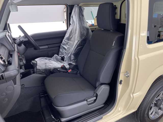 スズキ ジムニー XC 宮崎県 2025(令7)年 0.1千km シフォンアイボリーM 純正フロアマット/シートヒーター/デュアルセンサーブレーキサポート/車線逸脱警報/ハイビームアシスト/パーキングソナー/誤発進抑制機能/クルーズコントロール/ダウンヒルアシストコントロール/トランスファーレバー/LEDヘッドランプ/純正15インチAW