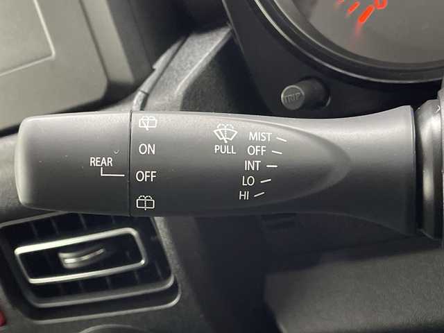 スズキ ジムニー XC 宮崎県 2025(令7)年 0.1千km シフォンアイボリーM 純正フロアマット/シートヒーター/デュアルセンサーブレーキサポート/車線逸脱警報/ハイビームアシスト/パーキングソナー/誤発進抑制機能/クルーズコントロール/ダウンヒルアシストコントロール/トランスファーレバー/LEDヘッドランプ/純正15インチAW