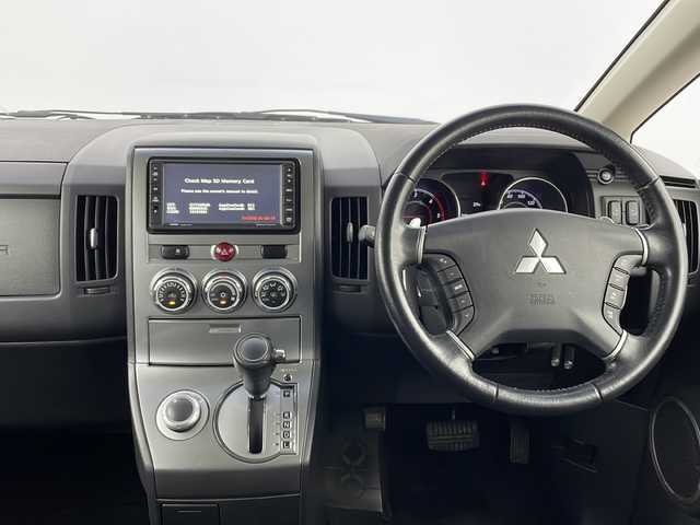 三菱 デリカＤ：５ D－Power package 新潟県 2014(平26)年 2.4万km ダイヤモンドブラックマイカ 4WD/社外SDナビ/　　フルセグ/CD/DVD/SD/BT/バックカメラ/両側パワースライドドア/クルーズコントロール/LEDオートライト/Fフォグ/シートヒーター/純正18インチアルミホイール/パドルシフト/ステアリングスイッチ/アルパインフリップダウンモニター/スマートキー/ETC