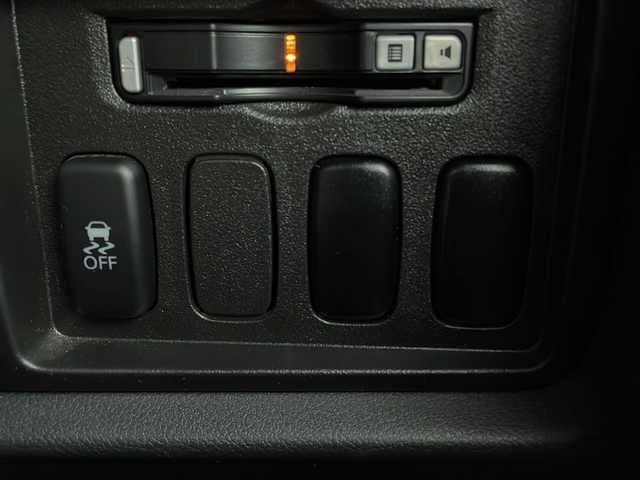 三菱 デリカＤ：５ D－Power package 新潟県 2014(平26)年 2.4万km ダイヤモンドブラックマイカ 4WD/社外SDナビ/　　フルセグ/CD/DVD/SD/BT/バックカメラ/両側パワースライドドア/クルーズコントロール/LEDオートライト/Fフォグ/シートヒーター/純正18インチアルミホイール/パドルシフト/ステアリングスイッチ/アルパインフリップダウンモニター/スマートキー/ETC