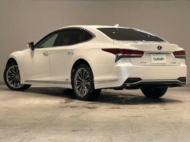 レクサス ＬＳ 500h Iパッケージ 宮城県 2017(平29)年 6.4万km ソニッククォーツ 純正ナビ/アラウンドビューモニター/フルセグTV/Bluetooth、CD、DVD/プリクラッシュセーフティ/レーダークルーズコントロール/レーントレーシングアシスト/アダプティブハイビームシステム/コーナーセンサー/MTモード付きAT/プッシュスタート/シートヒーター/エアシート/ハンドルヒーター/パワーシート/三眼LEDヘッドライト/オートライト/純正ビルトインETC2.0/純正ドライブレコーダー/純正アルミホイール/純正フロアマット/アイドリングストップ/横滑り防止装置