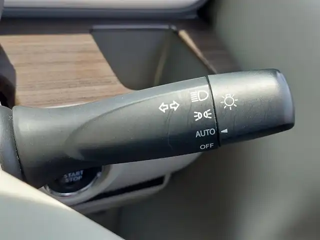 スズキ ラパン F リミテッド 熊本県 2018(平30)年 6.1万km フォーンベージュM レーダーブレーキサポート/SDナビ(AVIC-RZ302)/フルセグTV/CD/DVD/BT/シートヒーター/アイドリングストップ/横滑り防止装置/LEDヘッドライト/革巻きステアリング/純正アルミホイール/保証書・取説・スペアキー