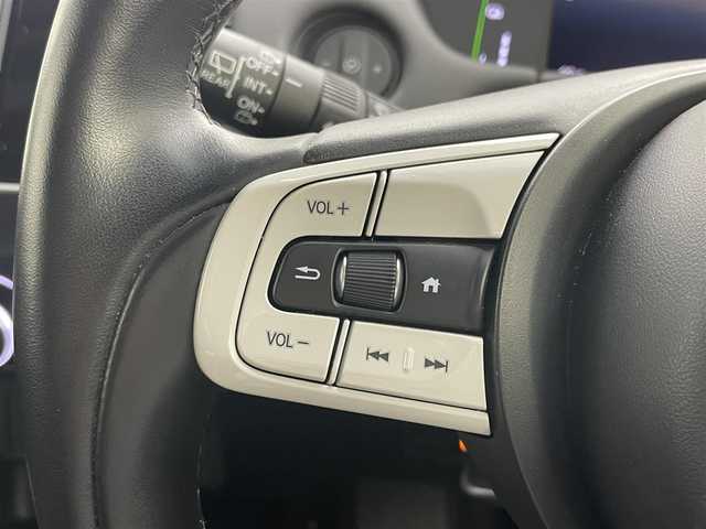 ホンダ フィット e:HEVホーム 岡山県 2021(令3)年 3.2万km クリスタルブラックパール 純正８インチSDナビ/【Bluetooth/フルセグTV/USB接続】/衝突軽減ブレーキ/追従型クルーズコントロール/ビルトインＥＴＣ/ＬＥＤヘッドライト/オートハイビーム/バックカメラ/純正ドライブレコーダー（前後）/踏み間違い防止/オートブレーキホールド/ISOFIX/ステアリングスイッチ/チルトステアリング/シートリフター/ウインカーミラー/ドアバイザー/スマートキー×2