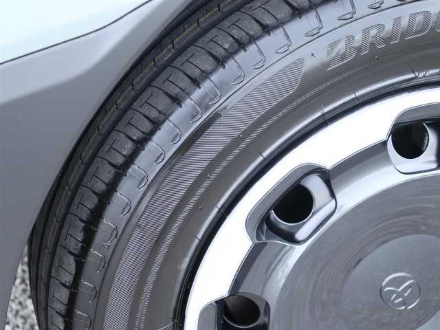 トヨタ シエンタ ハイブリッド Z 神奈川県 2025(令7)年 0.1万km未満 アーバンカーキ ワンオーナー/純正メモリナビ/フルセグテレビ/バックカメラ/アイドリングストップ/ウィンカーミラー/クルーズコントロール/プッシュスタート/ハンズフリー両側パワースライドドア/ETC/Bi-BeamLEDヘッドランプ/エレクトロシフトマチック/オプティトロンメーター/サンシェード/消臭撥水撥油機能付ファブリックシート/保証書/取説/スペアキー×1