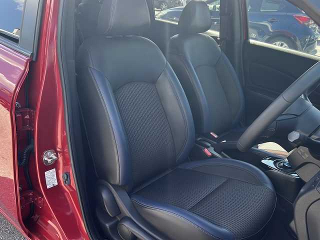 日産 ノート e－パワー メダリスト Bアロー 沖縄県 2019(令1)年 5.1万km 赤／グレー 純正ナビ・TV・Bluetooth・CD・DVD/全方位カメラ/ドライブレコーダー/ETC/デジタルインナーミラー/コーナーセンサー/衝突軽減システム/オートライト/LEDヘッドライト/純正アルミ