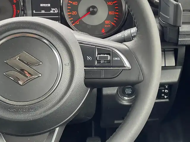 スズキ ジムニー シエラ JC 滋賀県 2023(令5)年 1.2万km ミディアムグレー ５MT/社外ルーフラック/社外ハイマウントストップランプ/社外ボンネットガード/社外リアラダー/積込夏タイヤ/６．８インチディスプレイオーディオ/（FM/AM/CD/iPod）/バックカメラ/前後ドライブレコーダー/ETC/衝突軽減ブレーキ/横滑り防止装置/レーンキープアシスト/ダウンヒルコントロール/運転席・助手席シートヒーター/運転席・助手席ドリンクホルダー/電動格納ミラー/アイドリングストップ/ステアリングスイッチ/オートライト/LEDヘッドライト/フロントフォグ/ヘッドライトウォッシャー/フルオートエアコン/ミラーヒーター/拡張シガーソケット/プッシュスタート/スマートキー/スペアキー/純正ドアバイザー