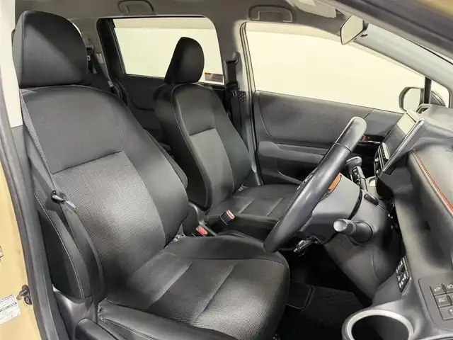 トヨタ シエンタ ハイブリッド ファンベースG 大阪府 2018(平30)年 5.9万km ブラックマイカ/ベージュ 2トーン 純正9型ナビ　全周囲カメラ Bluetooth　フルセグTV DVD再生　トヨタセーフティーセンス　クルーズコントロール　両側パワースライドドア　ビルトインETC オートライト　LEDヘッドライト　スマートキー