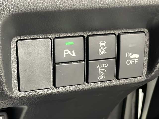 ホンダ シャトル ハイブリッド X 宮城県 2016(平28)年 7.5万km ホワイトオーキッドパール 禁煙車/あんしんパッケージ/・シティブレーキアクティブシステム/・サイドカーテンエアバッグシステム/クルーズコントロール/純正7型ナビ/・BT.CD.DVD.SD/・ワンセグTV/バックカメラ/ハーフレザシート/ビルトインETC/ドライブレコーダー（FR）/LEDヘッドライト/フォグライト/プッシュスタート/スマートキー×2/横滑り防止/パドルシフト/純正フロアマット/ドアバイザー