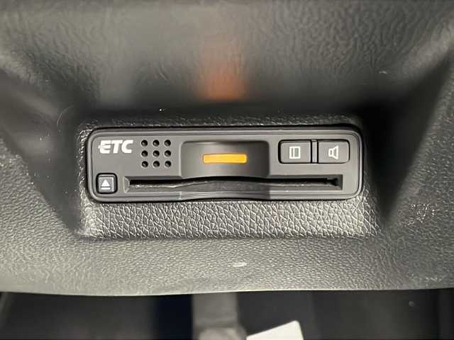 ホンダ シャトル ハイブリッド X 宮城県 2016(平28)年 7.5万km ホワイトオーキッドパール 禁煙車/あんしんパッケージ/・シティブレーキアクティブシステム/・サイドカーテンエアバッグシステム/クルーズコントロール/純正7型ナビ/・BT.CD.DVD.SD/・ワンセグTV/バックカメラ/ハーフレザシート/ビルトインETC/ドライブレコーダー（FR）/LEDヘッドライト/フォグライト/プッシュスタート/スマートキー×2/横滑り防止/パドルシフト/純正フロアマット/ドアバイザー