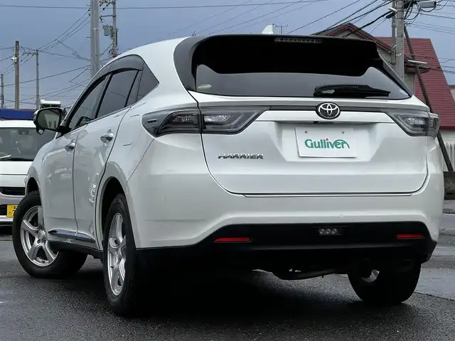 トヨタ ハリアー プレミアム 道央・札幌 2014(平26)年 5.8万km ホワイトパールクリスタルシャイン ４WD/寒冷地仕様/純正SDナビ/AM/FM/BT/SD/CD/ワンセグ/衝突被害軽減ブレーキ/横滑り防止装置/クルーズコントロール/レーンキープアシスト/バックカメラ/ビルトインETC/アイドリングストップ/ワイパーデアイサー/ECOMODE/PWRMODE/パワーバックドア/D席パワーシート/革巻きウッドコンビステアリング/自動防眩ミラー/MTモード付AT/レーダー探知機/プッシュスタート/スマートキー/LEDヘッドライト/オートライト/オートマチックハイビーム/フォグランプ/電動格納ミラー/ウィンカーミラー/純正フロアマット/ドアバイザー/スペアキー/純正エンジンスターター/純正AW付夏タイヤ積込/235/55/R18/2014年/山4mm