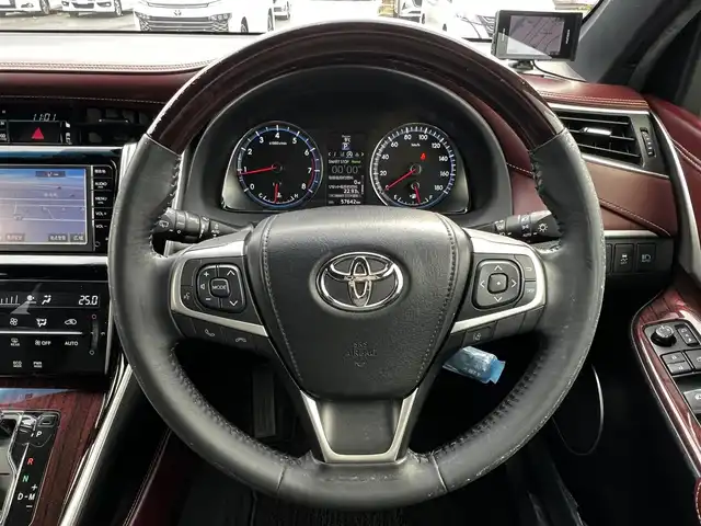 トヨタ ハリアー プレミアム 道央・札幌 2014(平26)年 5.8万km ホワイトパールクリスタルシャイン ４WD/寒冷地仕様/純正SDナビ/AM/FM/BT/SD/CD/ワンセグ/衝突被害軽減ブレーキ/横滑り防止装置/クルーズコントロール/レーンキープアシスト/バックカメラ/ビルトインETC/アイドリングストップ/ワイパーデアイサー/ECOMODE/PWRMODE/パワーバックドア/D席パワーシート/革巻きウッドコンビステアリング/自動防眩ミラー/MTモード付AT/レーダー探知機/プッシュスタート/スマートキー/LEDヘッドライト/オートライト/オートマチックハイビーム/フォグランプ/電動格納ミラー/ウィンカーミラー/純正フロアマット/ドアバイザー/スペアキー/純正エンジンスターター/純正AW付夏タイヤ積込/235/55/R18/2014年/山4mm