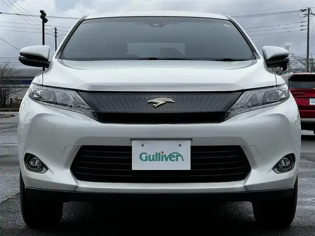 トヨタ ハリアー プレミアム 道央・札幌 2014(平26)年 5.8万km ホワイトパールクリスタルシャイン ４WD/寒冷地仕様/純正SDナビ/AM/FM/BT/SD/CD/ワンセグ/衝突被害軽減ブレーキ/横滑り防止装置/クルーズコントロール/レーンキープアシスト/バックカメラ/ビルトインETC/アイドリングストップ/ワイパーデアイサー/ECOMODE/PWRMODE/パワーバックドア/D席パワーシート/革巻きウッドコンビステアリング/自動防眩ミラー/MTモード付AT/レーダー探知機/プッシュスタート/スマートキー/LEDヘッドライト/オートライト/オートマチックハイビーム/フォグランプ/電動格納ミラー/ウィンカーミラー/純正フロアマット/ドアバイザー/スペアキー/純正エンジンスターター/純正AW付夏タイヤ積込/235/55/R18/2014年/山4mm