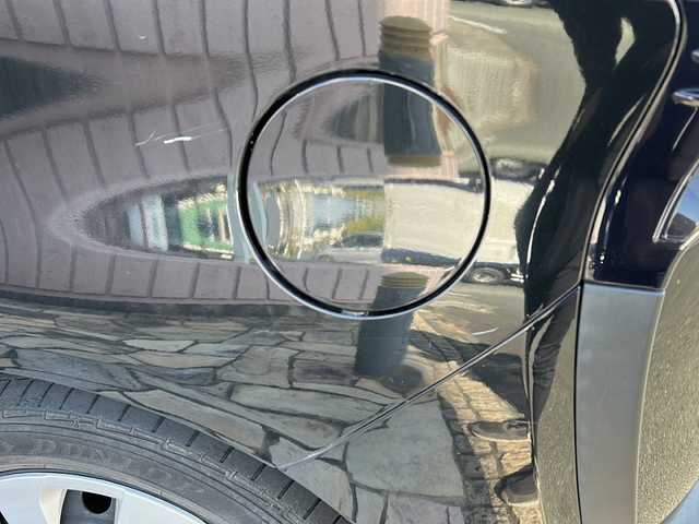 トヨタ シエンタ ハイブリッド G 静岡県 2016(平28)年 8.9万km ブラックマイカ 純正ナビ/・FM/AM/・CD/DVD/・TV/・SD録音/・Bluetooth/主要装備/・バックカメラ/・両側パワースライドドア/・ＥＴＣ/・ステアリングリモコン/・プッシュスタート/・オートエアコン/・横滑り防止装置/・純正ホイールキャップ/・ハロゲンヘッドライト/・純正フロアマット/・マニュアルレベリング