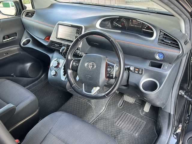 トヨタ シエンタ ハイブリッド G 静岡県 2016(平28)年 8.9万km ブラックマイカ 純正ナビ/・FM/AM/・CD/DVD/・TV/・SD録音/・Bluetooth/主要装備/・バックカメラ/・両側パワースライドドア/・ＥＴＣ/・ステアリングリモコン/・プッシュスタート/・オートエアコン/・横滑り防止装置/・純正ホイールキャップ/・ハロゲンヘッドライト/・純正フロアマット/・マニュアルレベリング