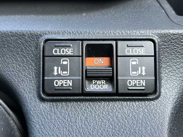 トヨタ シエンタ ハイブリッド G 静岡県 2016(平28)年 8.9万km ブラックマイカ 純正ナビ/・FM/AM/・CD/DVD/・TV/・SD録音/・Bluetooth/主要装備/・バックカメラ/・両側パワースライドドア/・ＥＴＣ/・ステアリングリモコン/・プッシュスタート/・オートエアコン/・横滑り防止装置/・純正ホイールキャップ/・ハロゲンヘッドライト/・純正フロアマット/・マニュアルレベリング