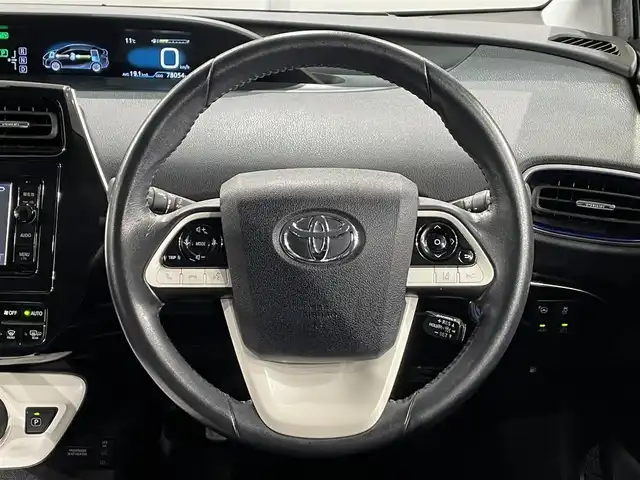 トヨタ プリウス A ツーリングセレクション 愛知県 2016(平28)年 7.8万km エモーショナルレッド 純正ナビ/（フルセグTV/Bluetooth/AM/FM）/衝突軽減ブレーキ/レーダークルーズコントロール/ビルトインETC/バックカメラ/ドライブレコーダー/コーナーセンサー/レーンキープアシスト/パーキングアシスト/プッシュスタート/スマートキー/純正フロアマット/純正17インチアルミホイール/オートライト