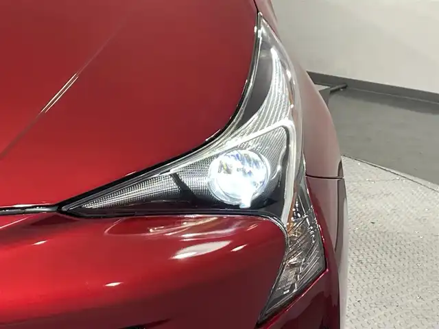 トヨタ プリウス A ツーリングセレクション 愛知県 2016(平28)年 7.8万km エモーショナルレッド 純正ナビ/（フルセグTV/Bluetooth/AM/FM）/衝突軽減ブレーキ/レーダークルーズコントロール/ビルトインETC/バックカメラ/ドライブレコーダー/コーナーセンサー/レーンキープアシスト/パーキングアシスト/プッシュスタート/スマートキー/純正フロアマット/純正17インチアルミホイール/オートライト