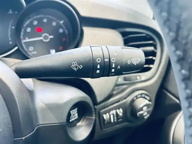 フィアット フィアット ５００Ｘ クラブ 大阪府 2023(令5)年 1.7万km 白 純正ディスプレイオーディオ/applecarplay/バックカメラ/ACC/純正17インチAW/LEDヘッドライト/ブラインドスポット/クリアランスソナー/スマートキー/ETC/ドラレコ