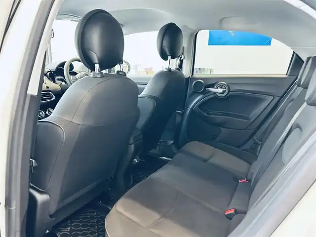 フィアット フィアット ５００Ｘ クラブ 大阪府 2023(令5)年 1.7万km 白 純正ディスプレイオーディオ/applecarplay/バックカメラ/ACC/純正17インチAW/LEDヘッドライト/ブラインドスポット/クリアランスソナー/スマートキー/ETC/ドラレコ