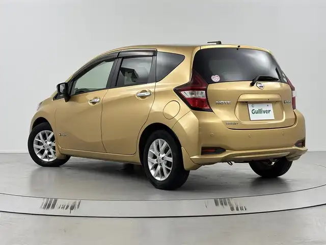 日産 ノート e－パワー メダリスト 埼玉県 2016(平28)年 5.1万km ギャラクシーゴールド 純正ナビ/（ＳＤ／Ｂｌｕｅｔｏｏｔｈ／ＴＶ／ＣＤ／ＦＭ／ＡＭ）/インテリジェントエマージェンシーブレーキレス/レーンアシスト/クリアランスソナー/デジタルインナーミラー/電動格納ミラー/オートライト/スマートキー/プッシュスタート