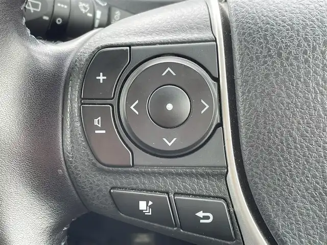トヨタ ヴォクシー ZS 煌Ⅱ 道東・釧路十勝 2016(平28)年 5.5万km ホワイトパールクリスタルシャイン 4WD/ワンオーナー/寒冷地仕様車/Toyota Ssrty Sense C/・PCS(プリクラッシュセーフティシステム)/・LDA(レーンディパーチャーアラート)/・オートマチックハイビーム/・先行車発進告知機能/TRDフルエアロ/ (フロント/サイド/リア/リアアンダー)/社外メモリナビ/ (CD/DVD/BT)/フルセグTV/バックカメラ/ビルトインETC/社外ドライブレコーダー/両側パワースライドドア/革巻きステアリング/ステアリングスイッチ/クルーズコントロール/プッシュスタート/スマートキー/スペアキー/純正16インチAW/社外16インチAW付スタッドレスタイヤ積込/オートライト/純正LEDヘッドライト/フォグランプ/ウインカーミラー/電動格納ミラー/純正ドアバイザー/純正フロアマット/アイドリングストップ/横滑り防止装置/ナビ取扱説明書/取扱説明書/保証書