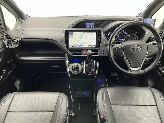 トヨタ ヴォクシー ZS 煌 愛知県 2018(平30)年 6.4万km ブラック 純正１０型ナビ　純正１２．１型後席モニター　モデリスタエアロ　バックカメラ　純正ドラレコ　クルーズコントロール　デジタルミラー型ドラレコ　セーフティセンス　衝突軽減　コーナーセンサー　ＬＥＤオートライト　レザー調シートカバー　ETC　禁煙車