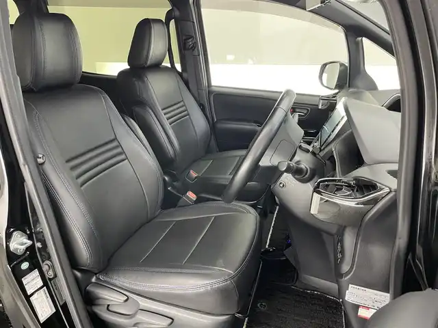 トヨタ ヴォクシー ZS 煌 愛知県 2018(平30)年 6.4万km ブラック 純正１０型ナビ　純正１２．１型後席モニター　モデリスタエアロ　バックカメラ　純正ドラレコ　クルーズコントロール　デジタルミラー型ドラレコ　セーフティセンス　衝突軽減　コーナーセンサー　ＬＥＤオートライト　レザー調シートカバー　ETC　禁煙車