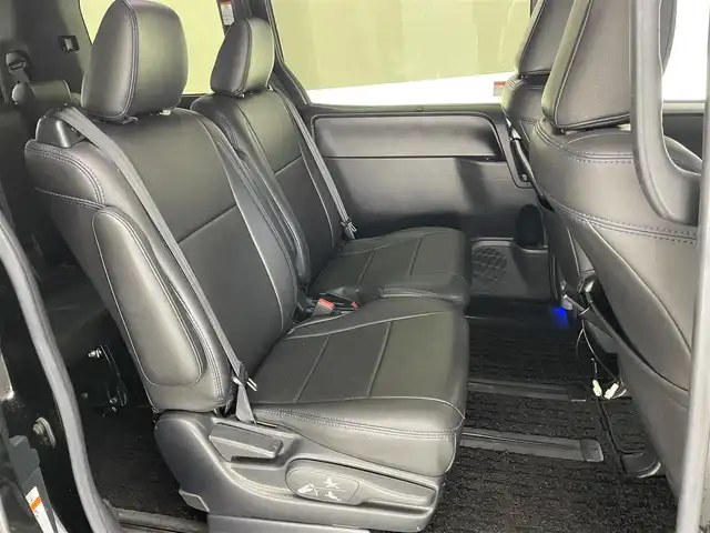 トヨタ ヴォクシー ZS 煌 愛知県 2018(平30)年 6.4万km ブラック 純正１０型ナビ　純正１２．１型後席モニター　モデリスタエアロ　バックカメラ　純正ドラレコ　クルーズコントロール　デジタルミラー型ドラレコ　セーフティセンス　衝突軽減　コーナーセンサー　ＬＥＤオートライト　レザー調シートカバー　ETC　禁煙車
