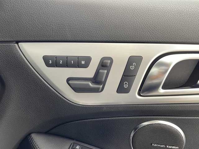 メルセデス・ベンツ ＳＬＫ３５０ ブルーエフィシェンシー 鹿児島県 2012(平24)年 4万km 白 純正ナビ/harman/kardonプレミアムサウンド/クルーズコントロール/パワーシート/レザーシート/シートヒーター/エアスカーフ/純正ドライブレコーダー/オープンカー/取説、保証書