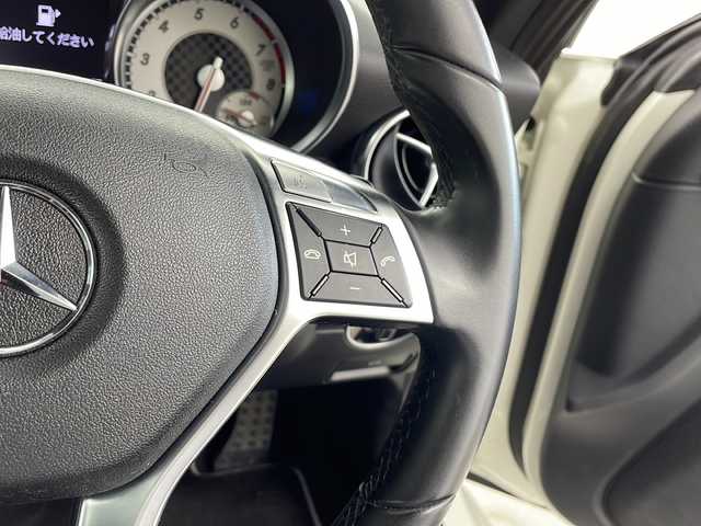 メルセデス・ベンツ ＳＬＫ３５０ ブルーエフィシェンシー 鹿児島県 2012(平24)年 4万km 白 純正ナビ/harman/kardonプレミアムサウンド/クルーズコントロール/パワーシート/レザーシート/シートヒーター/エアスカーフ/純正ドライブレコーダー/オープンカー/取説、保証書