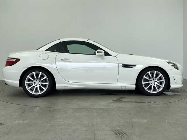 メルセデス・ベンツ ＳＬＫ３５０ ブルーエフィシェンシー 鹿児島県 2012(平24)年 4万km 白 純正ナビ/harman/kardonプレミアムサウンド/クルーズコントロール/パワーシート/レザーシート/シートヒーター/エアスカーフ/純正ドライブレコーダー/オープンカー/取説、保証書
