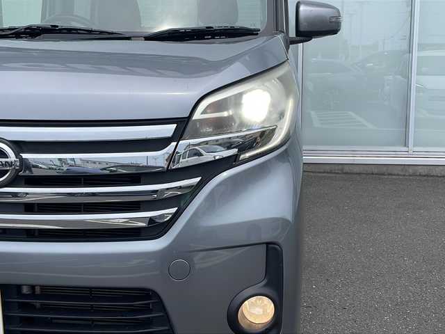 日産 デイズ ルークス ハイウェイスターターボ 神奈川県 2016(平28)年 9.6万km チタニウムグレーメタリック 純正ＳＤナビ　（MC315D-W）/BT/CD/DVD/iPod/AUX/USB/スペアキー１本　/前後ドライブレコーダー　/保証書　/記録簿　/取扱説明書/ターボ　/両側パワースライドア　/純正フロアマット　/純正AW　/衝突被害軽減システム　/ABS　/横滑り防止装置/Wエアバッグ
