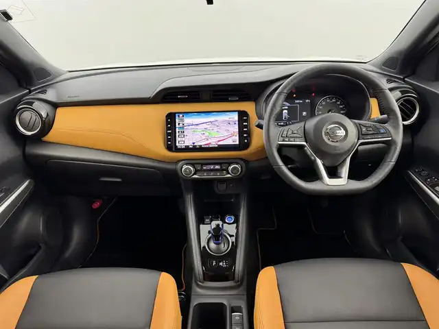 日産 キックス X ツートーンインテリアED 福岡県 2021(令3)年 2万km ブリリアントホワイトパール 純正９型ナビ／フルセグＴＶ　/全方位カメラ　/デジタルインナーミラー　/ドラレコ　/ＥＴＣ　/プロパイロット　/コーナーセンサー　/エマージェンシーブレーキ　/レーンキープ　/シートヒーター　/ステアリングヒーター　/純正１７インチＡＷ