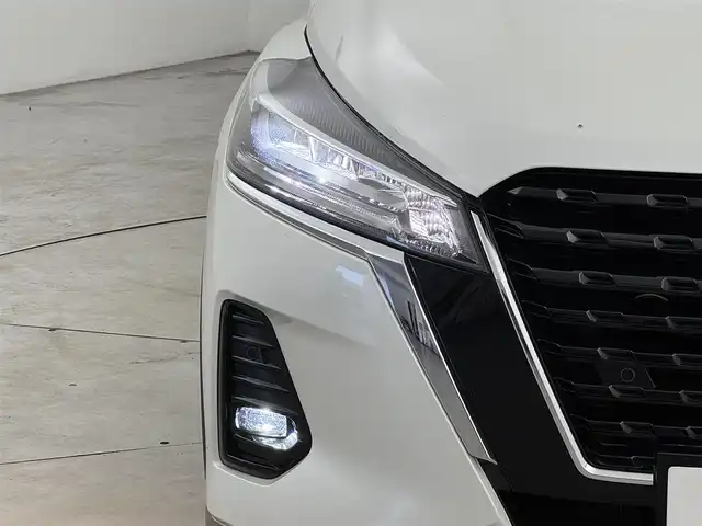 日産 キックス X ツートーンインテリアED 福岡県 2021(令3)年 2万km ブリリアントホワイトパール 純正９型ナビ／フルセグＴＶ　/全方位カメラ　/デジタルインナーミラー　/ドラレコ　/ＥＴＣ　/プロパイロット　/コーナーセンサー　/エマージェンシーブレーキ　/レーンキープ　/シートヒーター　/ステアリングヒーター　/純正１７インチＡＷ