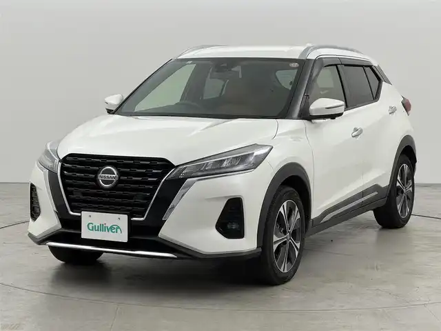 日産 キックス X ツートーンインテリアED 福岡県 2021(令3)年 2万km ブリリアントホワイトパール 純正９型ナビ／フルセグＴＶ　/全方位カメラ　/デジタルインナーミラー　/ドラレコ　/ＥＴＣ　/プロパイロット　/コーナーセンサー　/エマージェンシーブレーキ　/レーンキープ　/シートヒーター　/ステアリングヒーター　/純正１７インチＡＷ