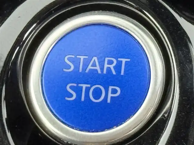 日産 キックス X ツートーンインテリアED 福岡県 2021(令3)年 2万km ブリリアントホワイトパール 純正９型ナビ／フルセグＴＶ　/全方位カメラ　/デジタルインナーミラー　/ドラレコ　/ＥＴＣ　/プロパイロット　/コーナーセンサー　/エマージェンシーブレーキ　/レーンキープ　/シートヒーター　/ステアリングヒーター　/純正１７インチＡＷ