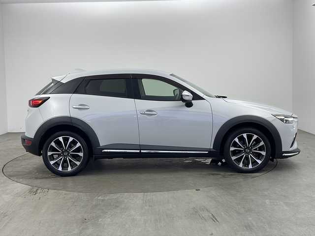 マツダ ＣＸ－３ XDプロアクティブSパッケージ 兵庫県 2018(平30)年 4.2万km セラミックM ・純正SDナビ/・CD/DVD/BT/USB/AUX/・フルセグTV/・衝突軽減システム/・横滑り防止装置/・レーンキープアシスト/・クリアランスソナー/・前後コーナーセンサー/・アラウンドビューモニター/・電動パーキングブレーキ/・オートホールド/・レーダークルーズコントロール/・パドルシフト/・LEDオートライト/・オートマチックハイビーム/・HUD/・BSM/・４WD/・シートヒーター（運転席＋助手席）/・パワーシート（運転席）/・メモリーシート（運転席）/・ステアリングヒーター/・ハーフレザー/・革巻きステアリング/・ETC/・スマートキー/・プッシュスタート/・純正１８インチアルミホイール/・純正フロアマット