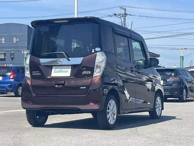 日産 デイズ ルークス HWS X Vセレ +SeftyⅡ 山形県 2015(平27)年 8.3万km モカブラウンP 純正SDナビ/　　【CD DVD BT フルセグ USB AUX】/アラウンドビューモニター/パワースライドドア/HIDヘッドライト/純正14インチアルミホイール/ドライブレコーダー/アイドリングストップ/電動格納ウィンカーミラー/フォグランプ/スマートキー