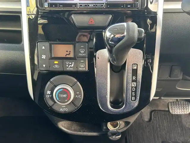 ダイハツ タント カスタム X 京都府 2014(平26)年 8.6万km ナイトシャドーパープルクリスタルM (株)IDOMが運営する【じしゃロン伏見店】の自社ローン専用車両になりますこちらは現金またはオートローンご利用時の価格です。自社ローンご希望の方は別途その旨お申付け下さい/社外ナビ(MDV-727DT)/(CD/DVD/Bluetooth/フルセグTV)/片側パワ-スライドドア/ＬＥＤヘッドライト/フォグランプ/オートライト/純正１４インチアルミホイール/純正フロアマット/ベンチシート/アイドリングストップ/スマートキー/備考欄あり