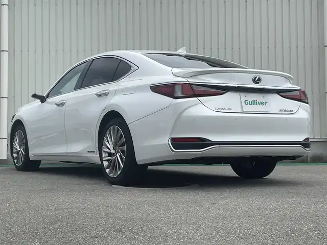 レクサス ＥＳ 300h バージョンL 富山県 2019(平31)年 6.2万km ソニッククォーツ サンルーフ/白革/パノラミックビューモニター/メーカーナビ/フルセグＴＶ/Bluetooth/ＤＶＤ再生/ビルトインＥＴＣ2.0/パワーバックドア/全席パワーシート/全席シートヒーター/前席エアシート/ステアリングヒーター/スマートキー/プッシュスタートエンジン/セーフティセンス/レーダークルーズコントロール/レーンキープアシスト/オートマチックハイビーム/ＡＣ１００Ｖ電源/ＭＴモード付ＡＴ/パドルシフト