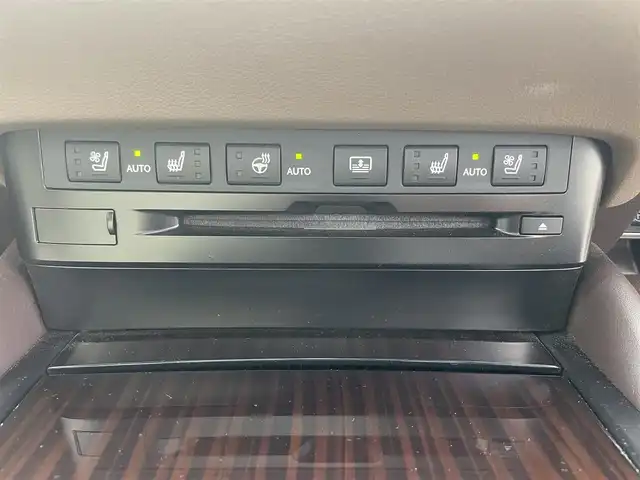 レクサス ＥＳ 300h バージョンL 富山県 2019(平31)年 6.2万km ソニッククォーツ サンルーフ/白革/パノラミックビューモニター/メーカーナビ/フルセグＴＶ/Bluetooth/ＤＶＤ再生/ビルトインＥＴＣ2.0/パワーバックドア/全席パワーシート/全席シートヒーター/前席エアシート/ステアリングヒーター/スマートキー/プッシュスタートエンジン/セーフティセンス/レーダークルーズコントロール/レーンキープアシスト/オートマチックハイビーム/ＡＣ１００Ｖ電源/ＭＴモード付ＡＴ/パドルシフト