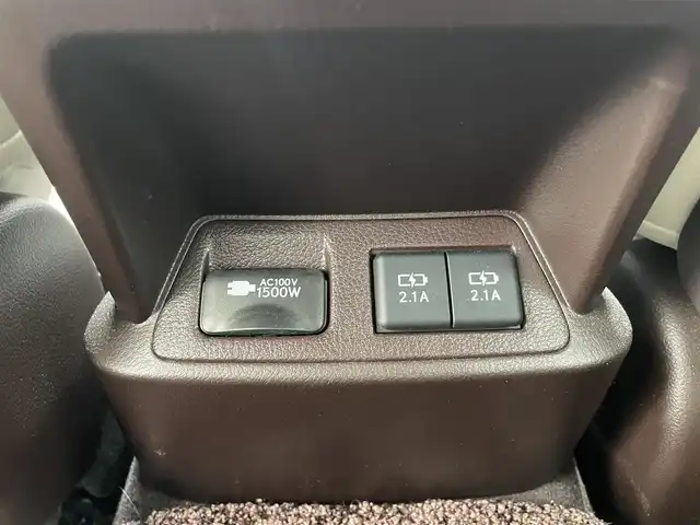 レクサス ＥＳ 300h バージョンL 富山県 2019(平31)年 6.2万km ソニッククォーツ サンルーフ/白革/パノラミックビューモニター/メーカーナビ/フルセグＴＶ/Bluetooth/ＤＶＤ再生/ビルトインＥＴＣ2.0/パワーバックドア/全席パワーシート/全席シートヒーター/前席エアシート/ステアリングヒーター/スマートキー/プッシュスタートエンジン/セーフティセンス/レーダークルーズコントロール/レーンキープアシスト/オートマチックハイビーム/ＡＣ１００Ｖ電源/ＭＴモード付ＡＴ/パドルシフト