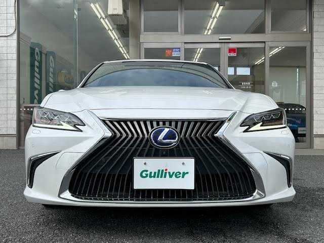 レクサス ＥＳ 300h バージョンL 埼玉県 2019(平31)年 6.2万km ソニッククォーツ サンルーフ/メーカーナビ/【CD/DVD/フルセグ/Bluetooth】/パノラミックビューモニター/ＥＴＣ/3眼LEDヘッドライト/パワーバックドア/パワーシート/シートヒーター/エアシート/ステアリングヒーター/レーダークルーズコントロール/デジタルアウターミラー/ブラインドスポットモニター/レーンキープアシスト/オートマチックハイビーム/ＡＣ１００Ｖ電源/ＭＴモード付ＡＴ/パドルシフト