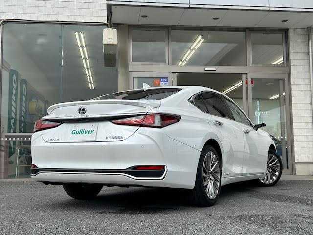 レクサス ＥＳ 300h バージョンL 埼玉県 2019(平31)年 6.2万km ソニッククォーツ サンルーフ/メーカーナビ/【CD/DVD/フルセグ/Bluetooth】/パノラミックビューモニター/ＥＴＣ/3眼LEDヘッドライト/パワーバックドア/パワーシート/シートヒーター/エアシート/ステアリングヒーター/レーダークルーズコントロール/デジタルアウターミラー/ブラインドスポットモニター/レーンキープアシスト/オートマチックハイビーム/ＡＣ１００Ｖ電源/ＭＴモード付ＡＴ/パドルシフト