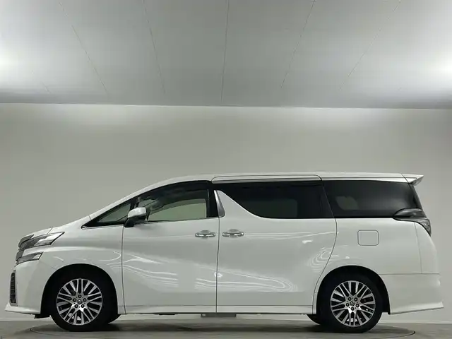 トヨタ ヴェルファイア Z Gエディション 埼玉県 2016(平28)年 6.3万km ホワイトパールクリスタルシャイン 禁煙車　サンルーフ　純正１０型ナビ　１２．１型後席モニター　両側電動スライドドア　ＥＴＣ　ＬＥＤヘッドライト　追従走行　ＭＴモード付ＡＴ　フルセグＴＶ　パワーシート　衝突被害軽減