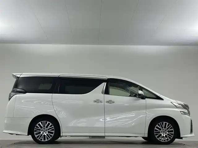 トヨタ ヴェルファイア Z Gエディション 埼玉県 2016(平28)年 6.3万km ホワイトパールクリスタルシャイン 禁煙車　サンルーフ　純正１０型ナビ　１２．１型後席モニター　両側電動スライドドア　ＥＴＣ　ＬＥＤヘッドライト　追従走行　ＭＴモード付ＡＴ　フルセグＴＶ　パワーシート　衝突被害軽減