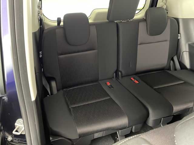 日産 セレナ e－パワー ハイウェイスター V 宮崎県 2018(平30)年 5.6万km アズライトブルー プロパイロット/エマ―ジェンシーブレーキ/LDW(車線逸脱警報）/LDP（車線逸脱防止支援）/速度標識表示/道路標識表示/インテリジェントパーキングアシスト/オートマチックハイビーム/コーナーセンサー/純正9インチSDナビ/フルセグTV/CD/DVD/Bluetooth/アラウンドビューモニター/純正後席フリップダウンモニター/両側パワースライドドア/ハンズフリーオートスライドドア/LEDヘッドライト/ビルトインETC/純正ドライブレコーダー（DJ4‐D）/保証書/取扱説明書